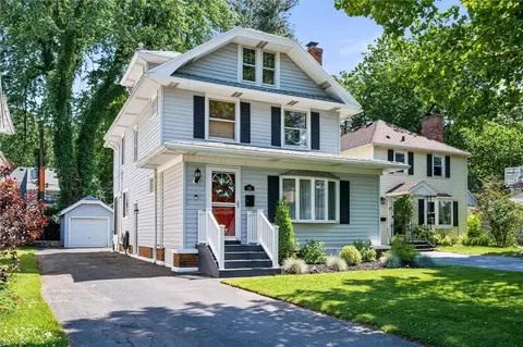 68 Chelsea Rd, Irondequoit, NY 14617