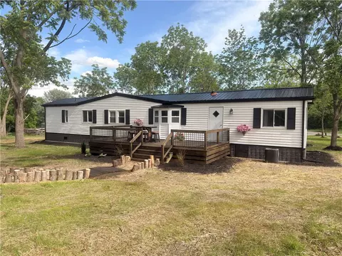 20 Maclaren Dr, Starkey, NY 14837