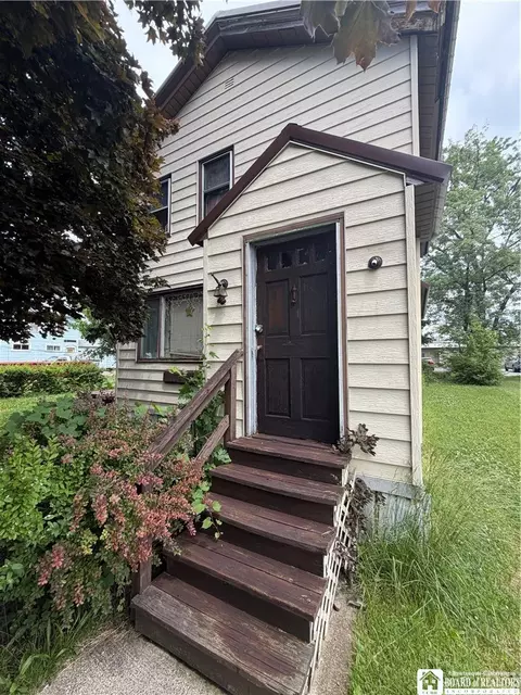 430 Deer St, Dunkirk, NY 14048