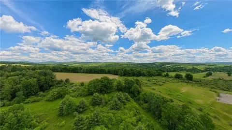 27 Lintal Dr, Veteran, NY 14864
