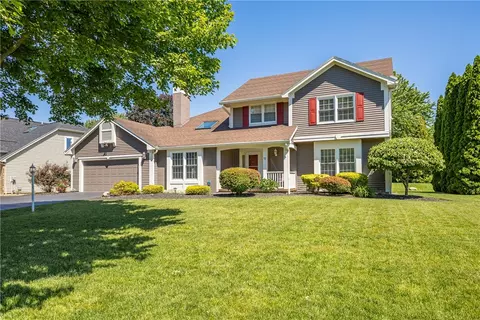 12 Old Country Ln, Perinton, NY 14450