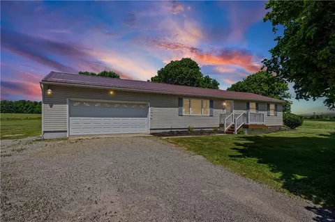 2964 Sand Rd, Bloomfield, NY 14469