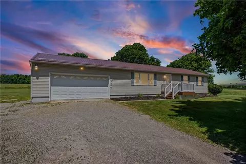 2964 Sand Rd, Bloomfield, NY 14469