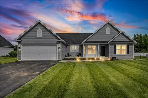 512 Hamlin Parma Townline Rd, Parma, NY 14468