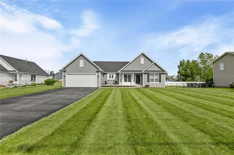 512 Hamlin Parma Townline Rd, Parma, NY 14468
