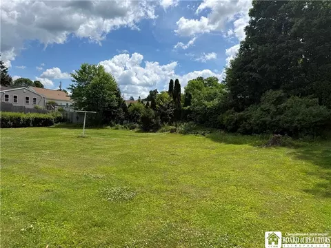Exterior - 350 Queen St, Olean, NY 14760 photo 3 of 4