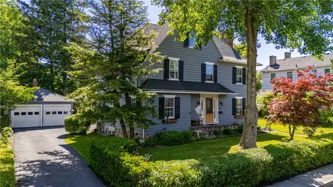 99 Hubbell St, Canandaigua, NY 14424
