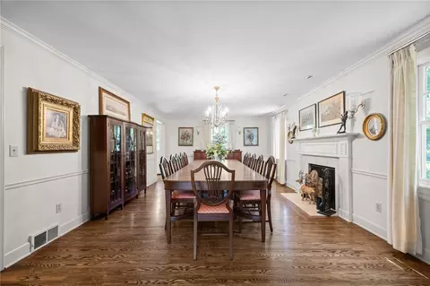 Dining - 575 Thomas Ave, Irondequoit, NY 14617 photo 4 of 4