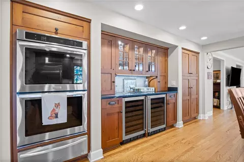 Kitchen - 575 Thomas Ave, Irondequoit, NY 14617 photo 3 of 6