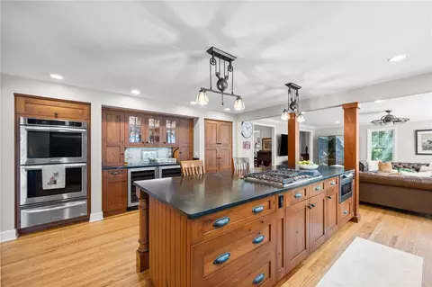 Kitchen - 575 Thomas Ave, Irondequoit, NY 14617 photo 5 of 6