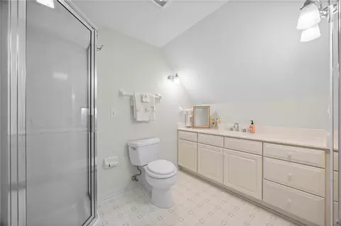 Bath - 575 Thomas Ave, Irondequoit, NY 14617 photo 4 of 4