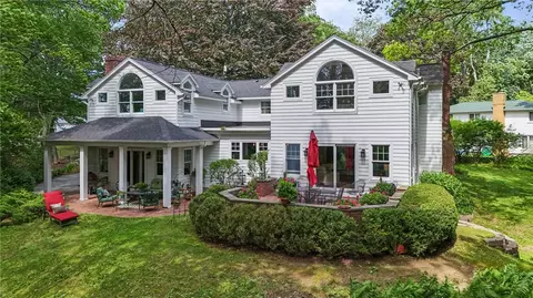 Exterior - 575 Thomas Ave, Irondequoit, NY 14617 photo 9 of 10