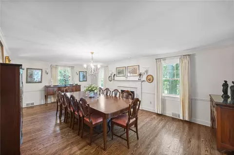 Dining - 575 Thomas Ave, Irondequoit, NY 14617 photo 3 of 4