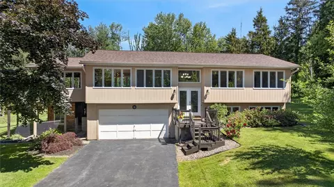 359 Hillside Cir, Macedon, NY 14502