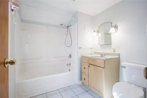 Bath - 79 Bellehurst Dr, Irondequoit, NY 14617 photo 3 of 4