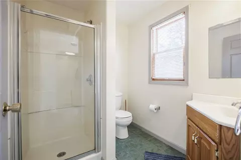 Bath - 79 Bellehurst Dr, Irondequoit, NY 14617 photo 1 of 4