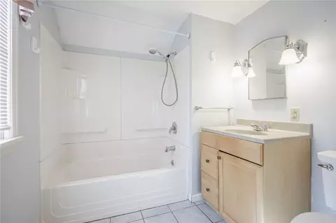 Bath - 79 Bellehurst Dr, Irondequoit, NY 14617 photo 4 of 4