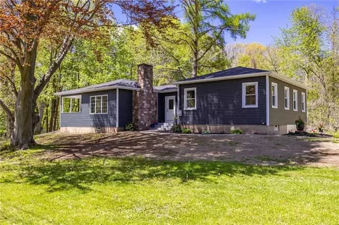 16 Pine Hill Rd, Parma, NY 14559