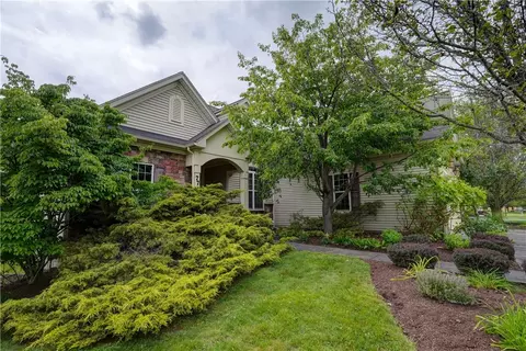 77 New Tudor Rd, Pittsford, NY 14534
