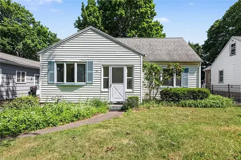 10 Heberton Rd, Irondequoit, NY 14622