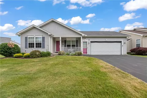 11 Shirleen Dr, Parma, NY 14468