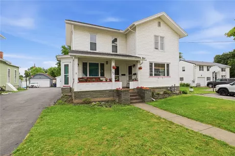 52 W Albion St, Murray, NY 14470