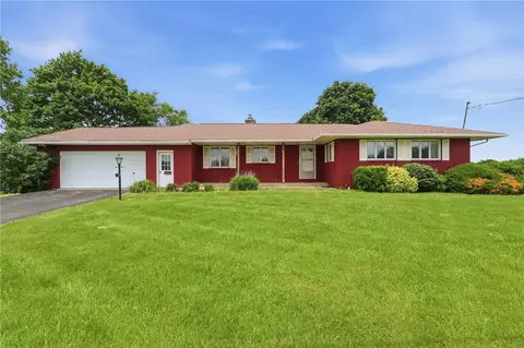 4404 Emerson Rd, Canandaigua, NY 14424