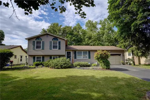 465 Fox Meadow Rd, Greece, NY 14626