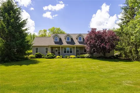 129 Euler Rd, Ogden, NY 14428