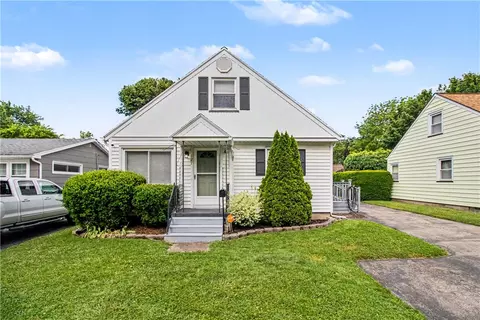 127 Wood Rd, Greece, NY 14626