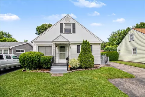 127 Wood Rd, Greece, NY 14626
