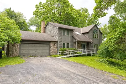 37 Freshfield, Perinton, NY 14450