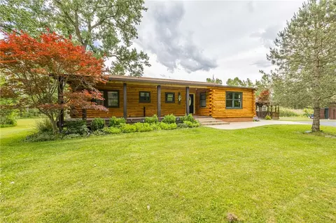 4516 Clover St, Honeoye Falls, NY 14472