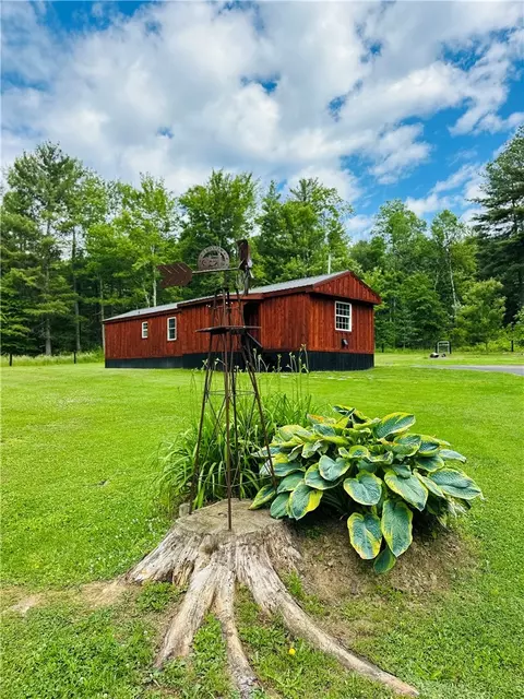 385 Lyon Rd, Bainbridge, NY 13733