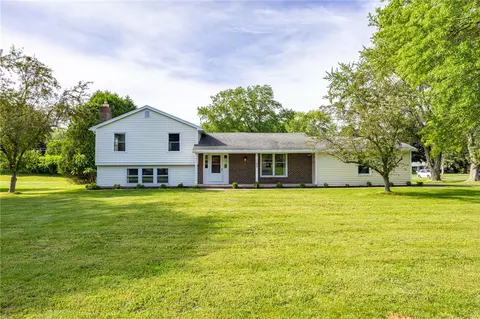 1193 Appian Dr, Webster, NY 14580