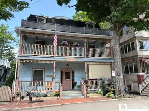 11 Roberts Ave #1A, Chautauqua, NY 14722