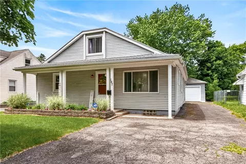 147 Wood Rd, Greece, NY 14626