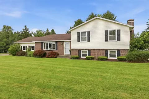 920 Peirson Ave, Arcadia, NY 14513