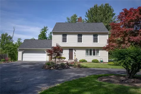 4418 Canal Rd, Ogden, NY 14559