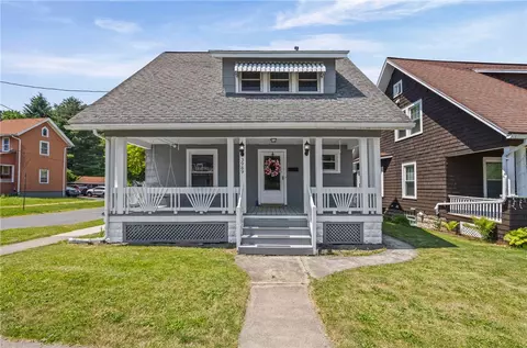 3989 Lake Ave, Rochester, NY 14612