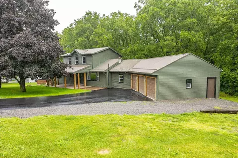 3163 Poplar Hill Rd, Livonia, NY 14487