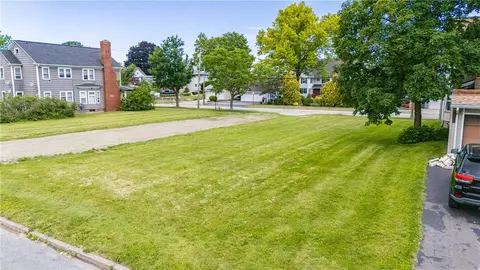 425 A Beach Ave, Rochester, NY 14612