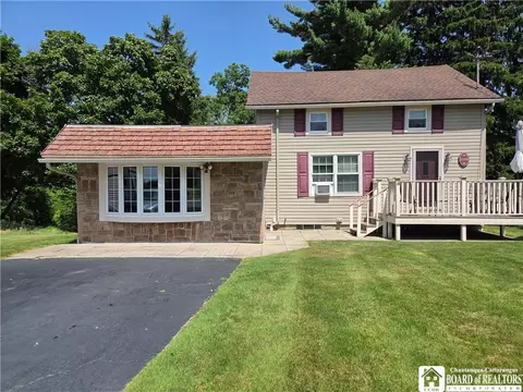 12206 Hanover Rd, Hanover, NY 14136