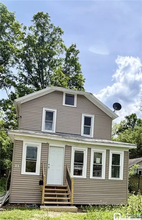 11 4th Ave, Franklinville, NY 14737