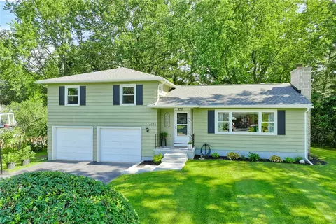1038 Whalen Rd, Penfield, NY 14526