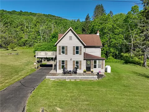 8 Hill Rd, Catlin, NY 14812