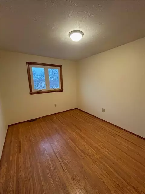 Bedroom - 124 Granada Cir, Irondequoit, NY 14609 photo 2 of 7
