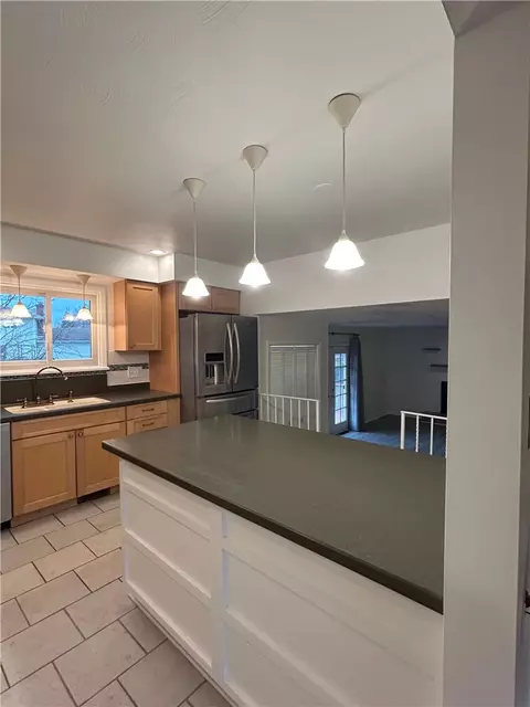 Kitchen - 124 Granada Cir, Irondequoit, NY 14609 photo 4 of 8