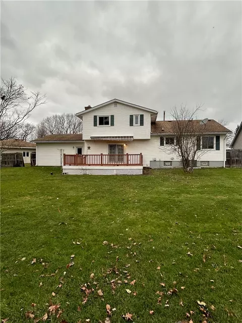 Exterior - 124 Granada Cir, Irondequoit, NY 14609 photo 6 of 8
