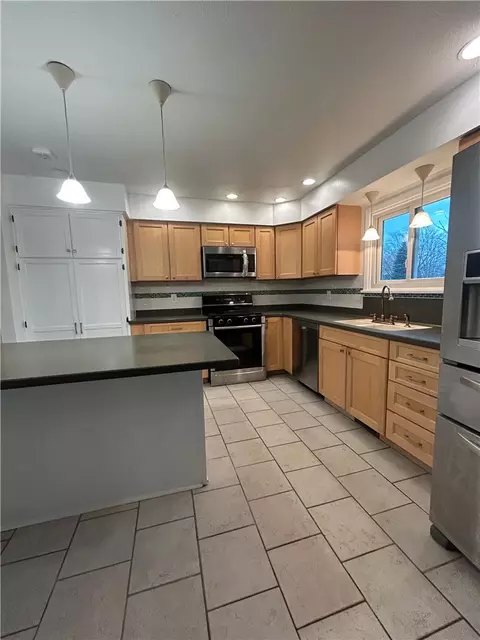 Kitchen - 124 Granada Cir, Irondequoit, NY 14609 photo 6 of 8